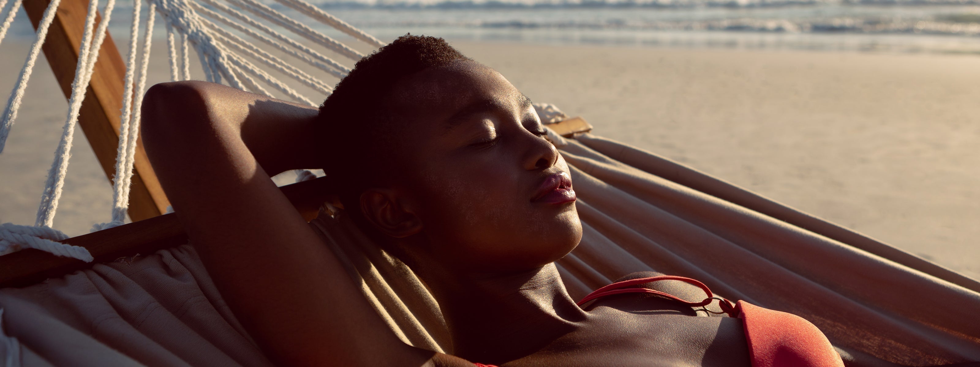 Going to the Beach With Psoriasis: Risks and Benefits